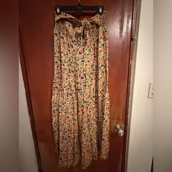 Patrons of Peace wide floral pants - Picture 2 of 4